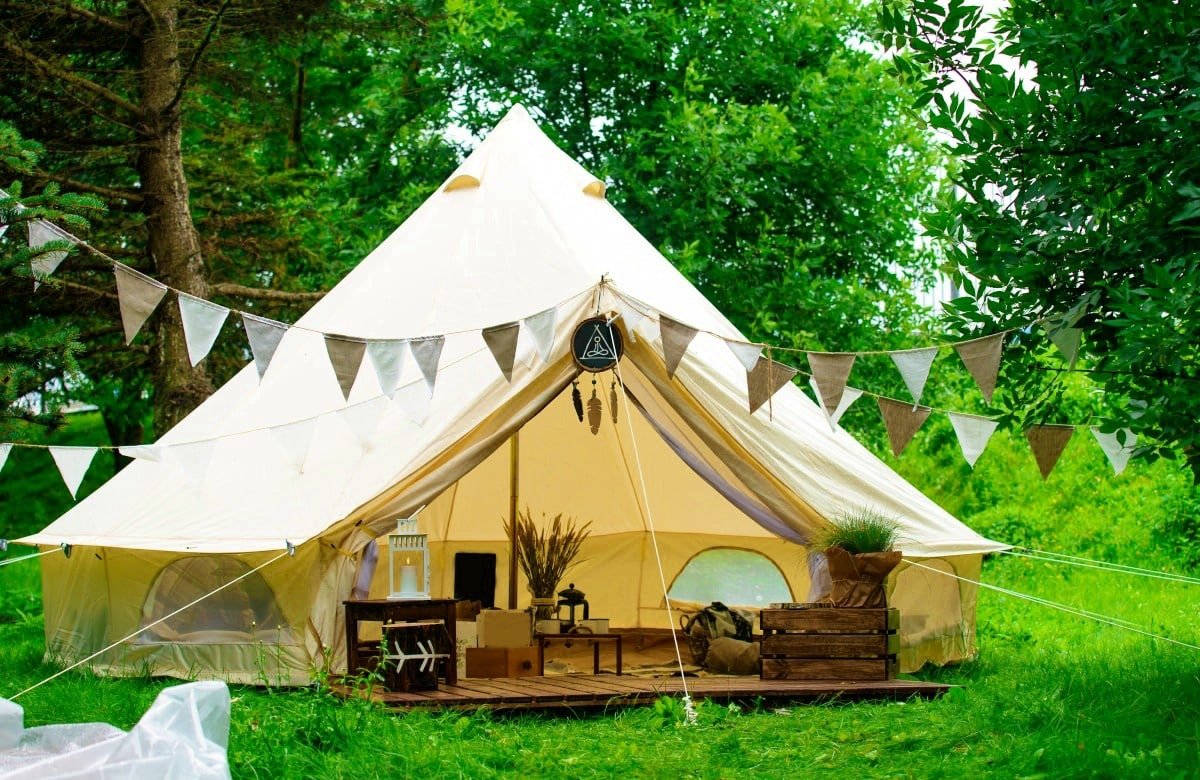 STUNNING GLAMPING @ EAST COAST PARK | Upcoming Single Dating Event